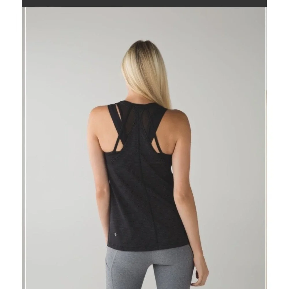Lululemon Tough It Out Tank Top Black Built-in Bra Strappy‎ Back Mesh 6 W1L78S
